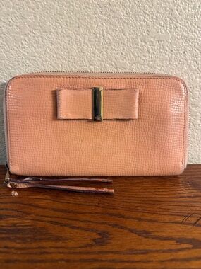 Chloe Peach Bow Zip Wallet with Gold Accent needs TLC